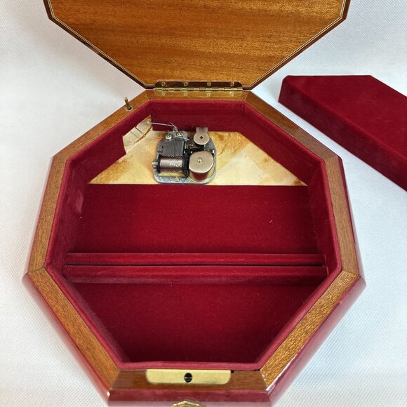 Vintage Italian/Sorrento Octagonal Musical Jewelry Box with Key - Picture 7 of 7